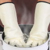 揚げ物や茹で物など さまざまな調理に重宝 ５本指で作業もしやすい 防水耐熱グローブ
