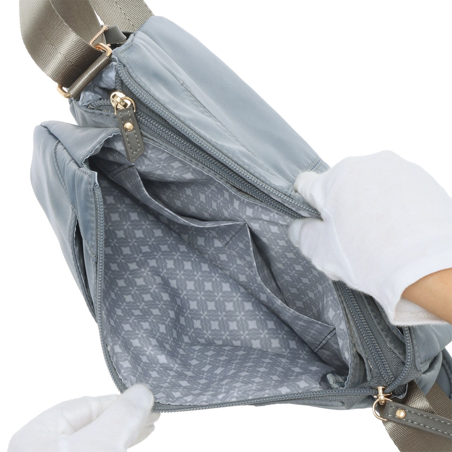 マドモワゼル　ザザ はっ水・防汚ナイロン スマートアクセス！ 軽量ショルダーバッグ