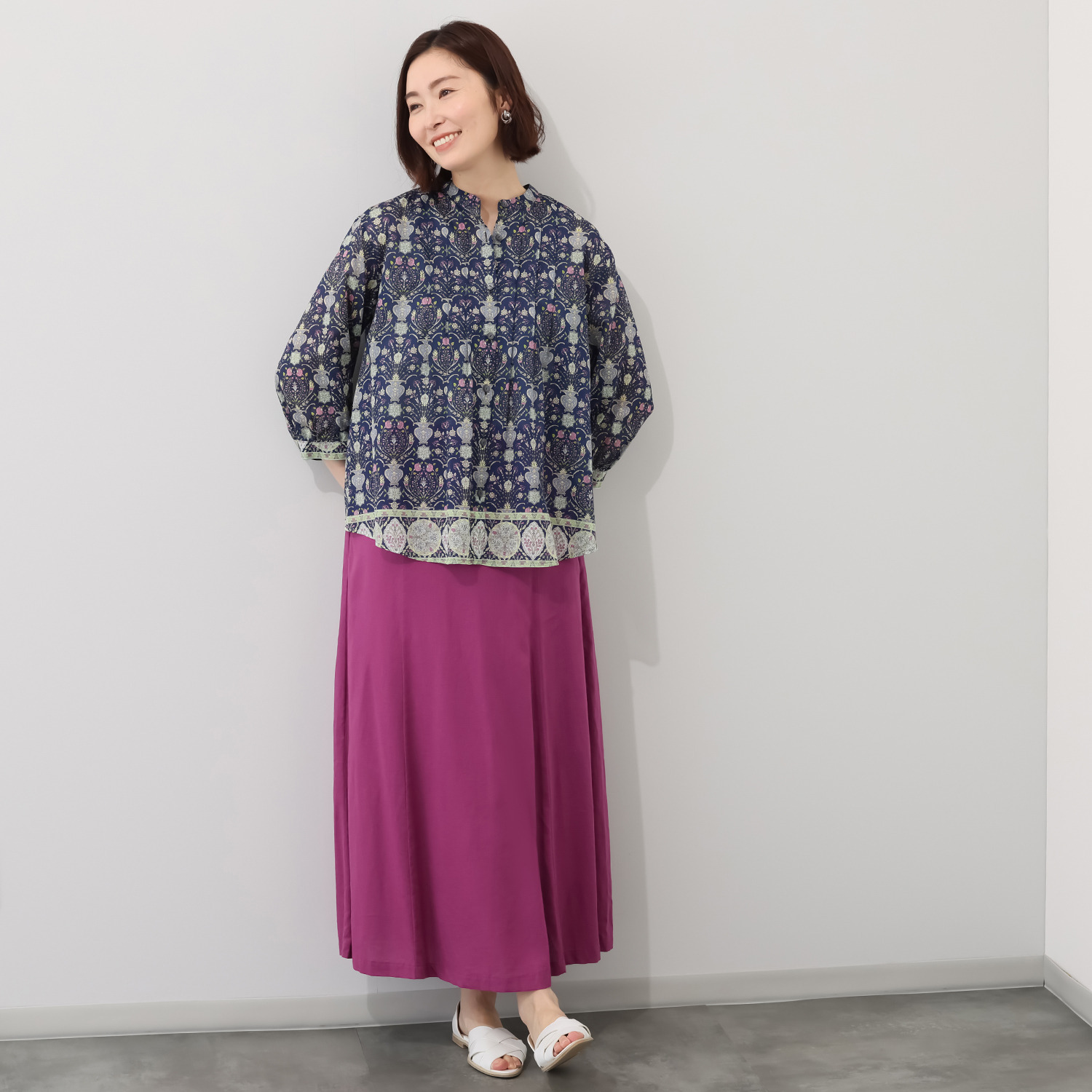 シルクロードクラブ ゴルダニ柄 ドロップショルダー スタンドカラーブラウス