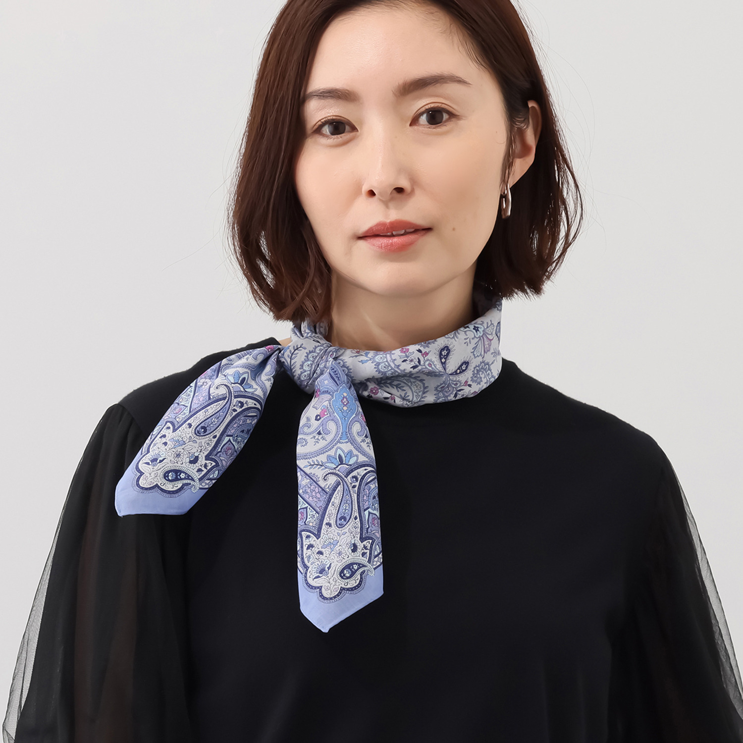 シルクロードクラブ フラワーフェザー柄 スカーフ