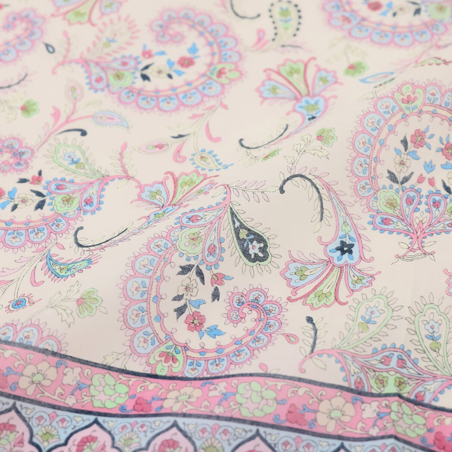 シルクロードクラブ フラワーフェザー柄 スカーフ