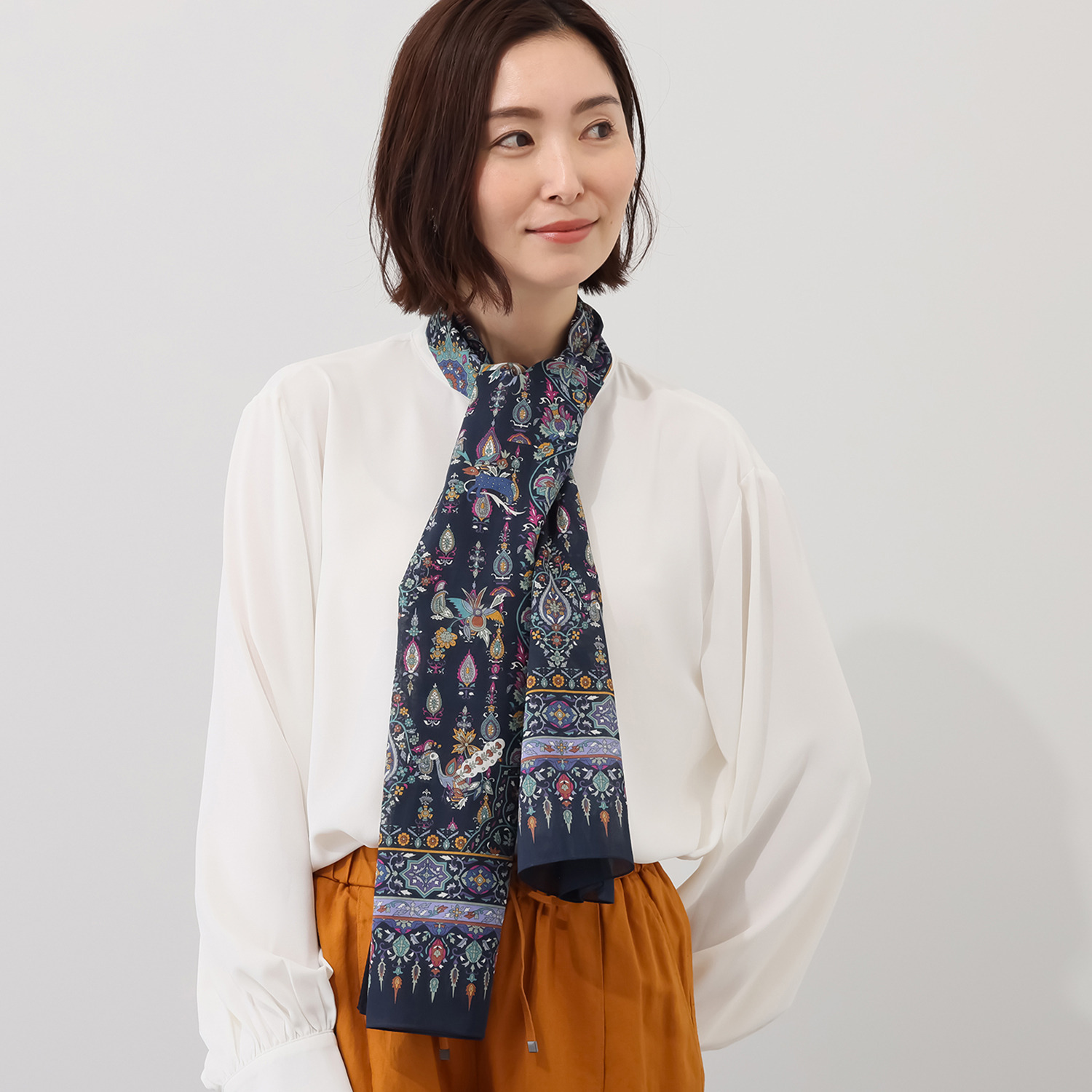 シルクロードクラブ カトマンドゥ柄 ロングスカーフ