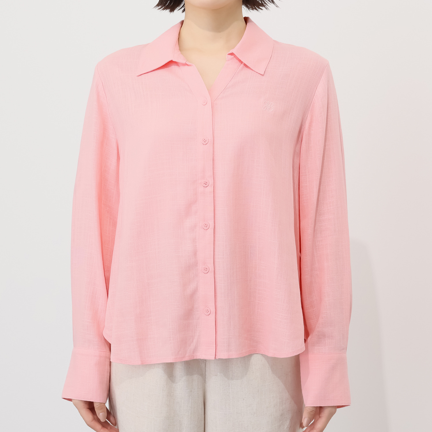 バイブリジット リネン混 シンボル刺しゅう入り シャツブラウス