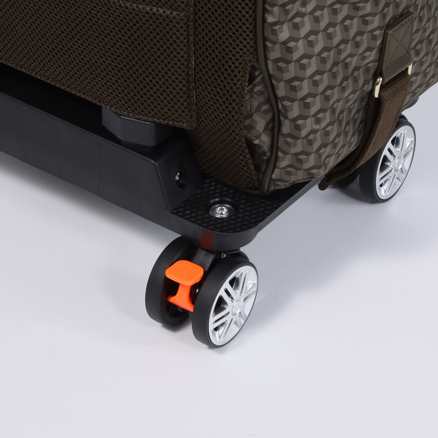 ＥＬＬＥ　ＳＰＯＲＴ はっ水 キューブ柄 取り外し可能 ２ウェイキャリーケース