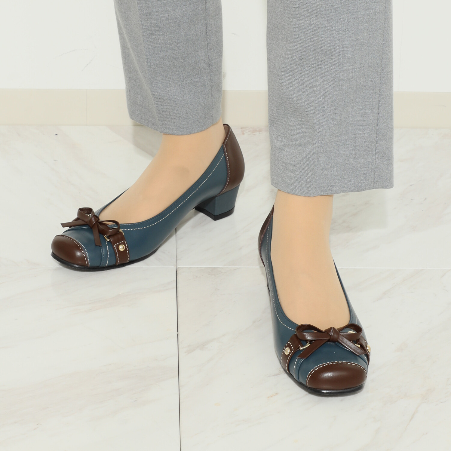 ミズ・ジューヌ ＜日本製＞ 牛革 リボンデザイン ミドルヒールパンプス