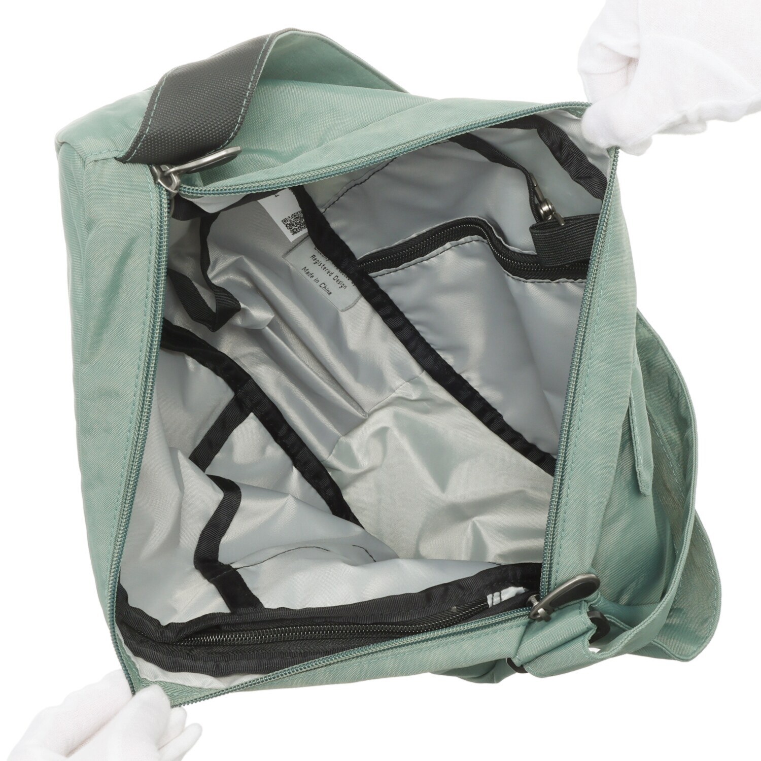 ヘルシーバックバッグ ポーチ付　はっ水 テクスチャードナイロン ボディーバッグ