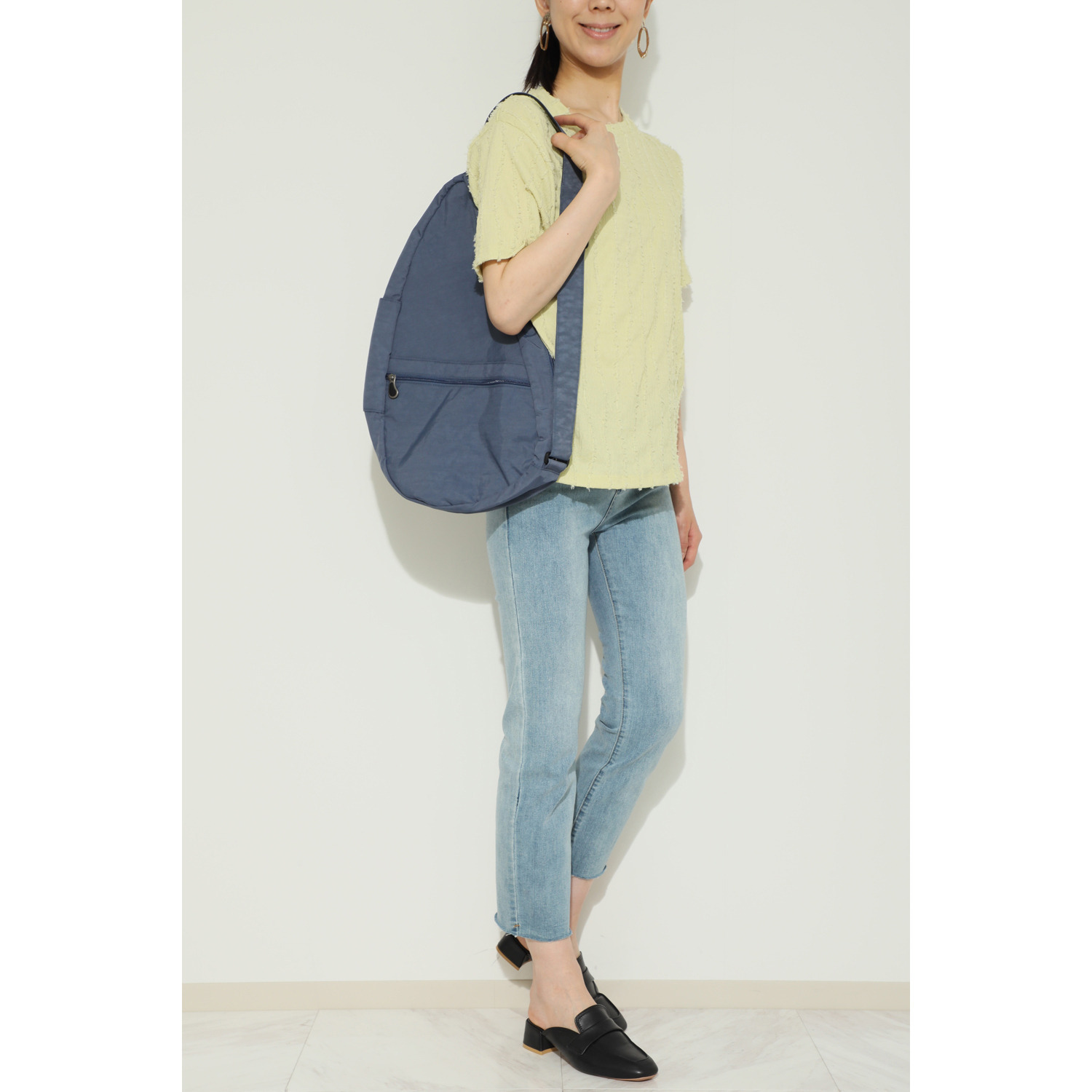 ヘルシーバックバッグ はっ水 テクスチャードナイロン 大きめボディーバッグ