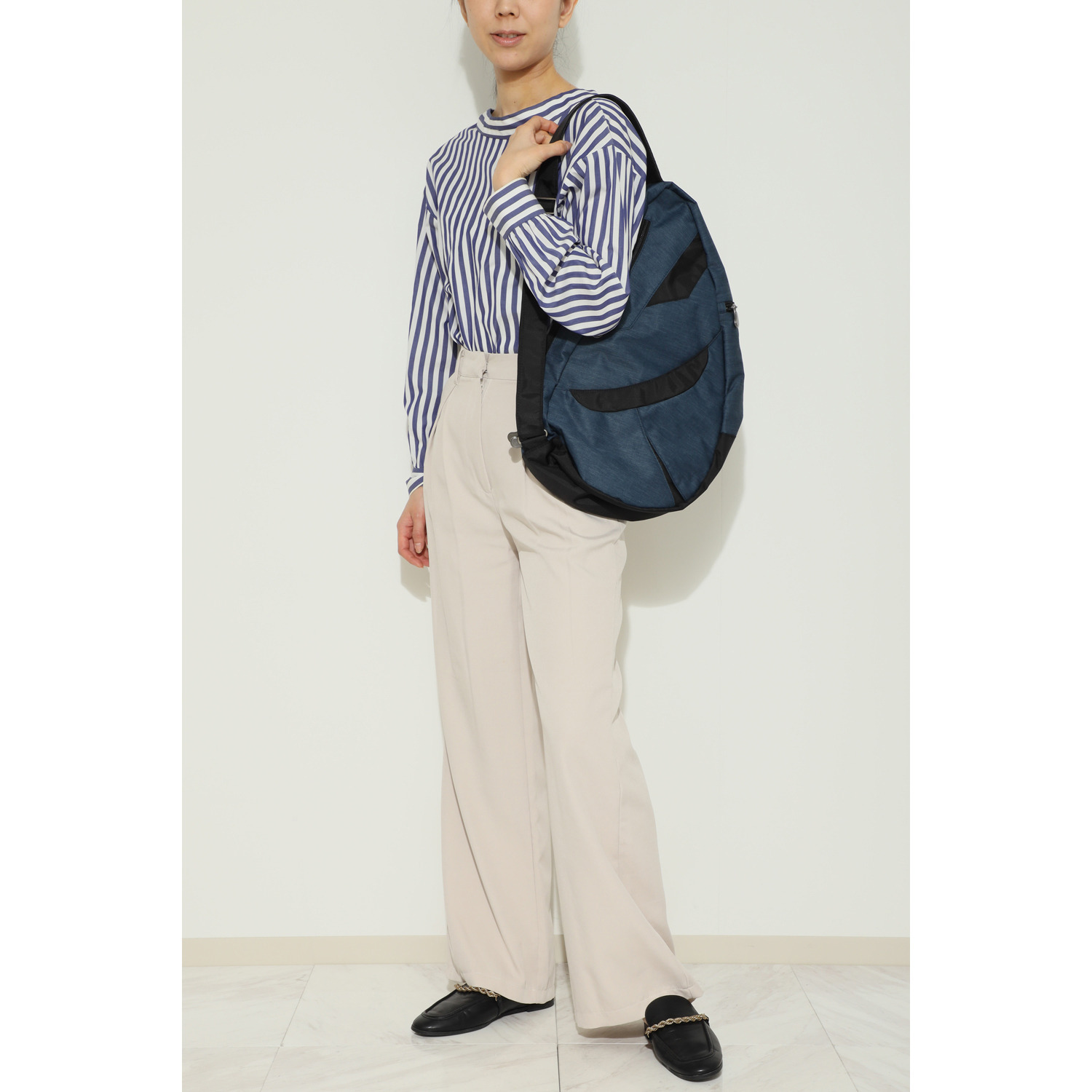 ヘルシーバックバッグ 大きめボディーバッグ “アーバントラベラー”