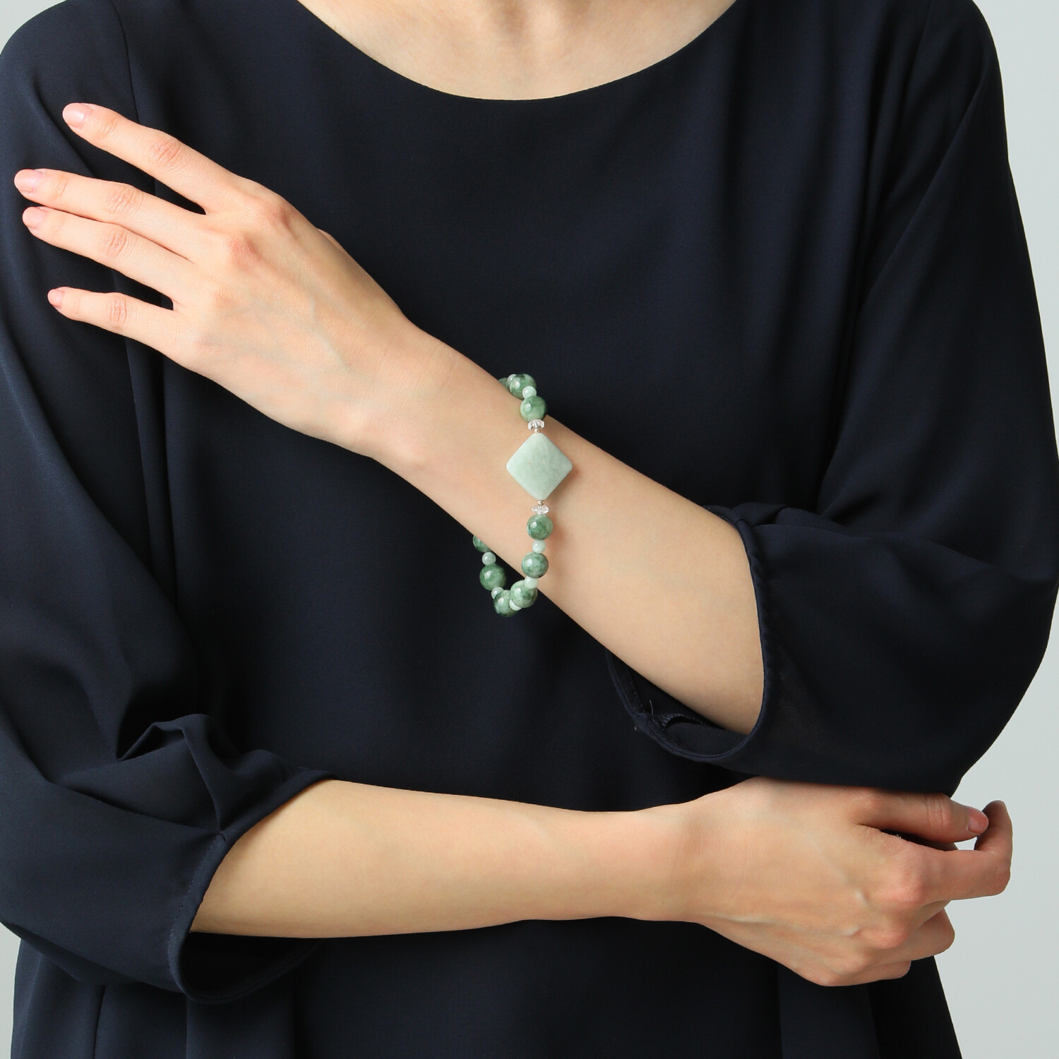 マスターストーン １８Ｋ 無着色本翡翠＆水晶 スクエアモティーフ アクセント イラスティック ブレスレット