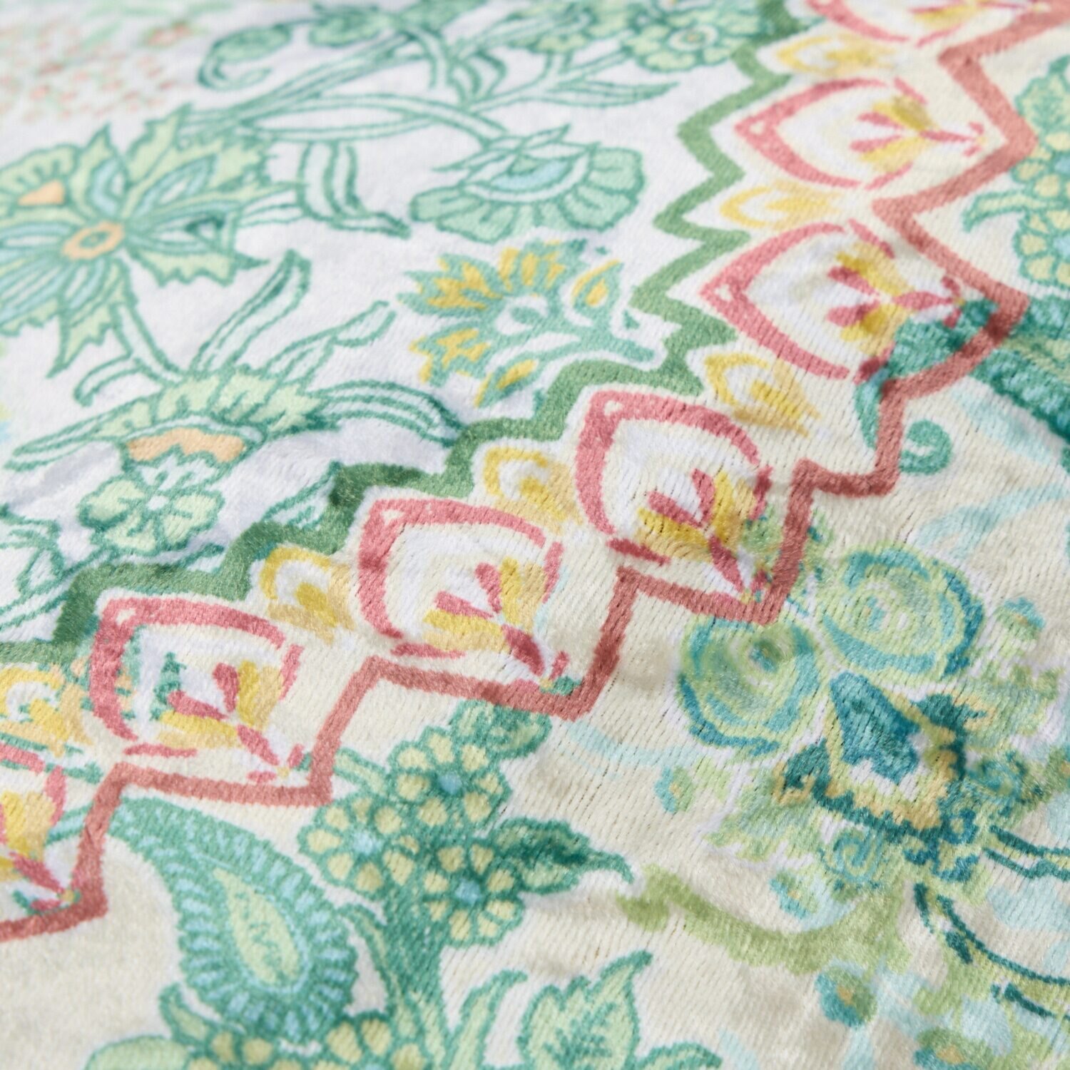 洗えて畳める はっ水加工 ペルシャンデザイン シルクタッチカーペット＜２３０×３２０ｃｍ＞