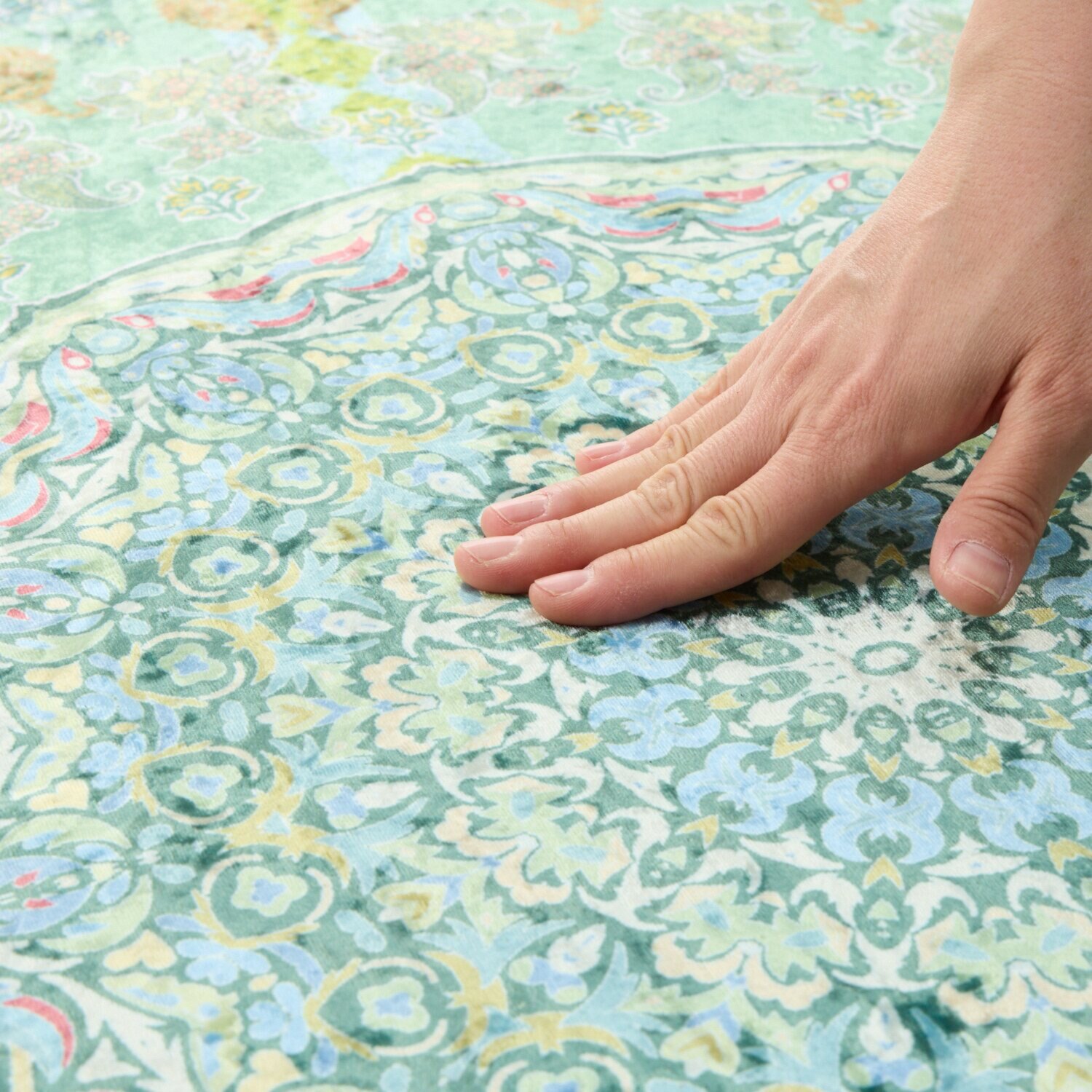 洗えて畳める はっ水加工 ペルシャンデザイン シルクタッチカーペット＜２３０×３２０ｃｍ＞