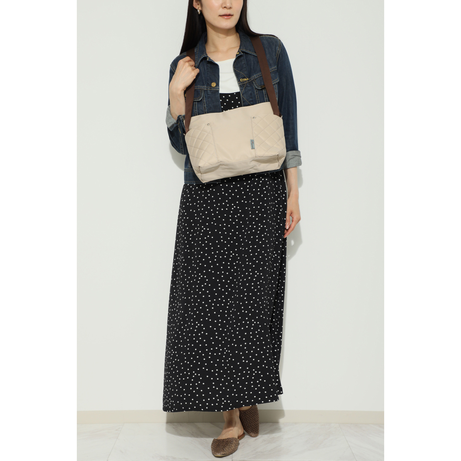 毎日のお出かけやお散歩 旅行のサブバッグとしても うれしいサイズ感 コアルーバッグ “ハナロミニ”