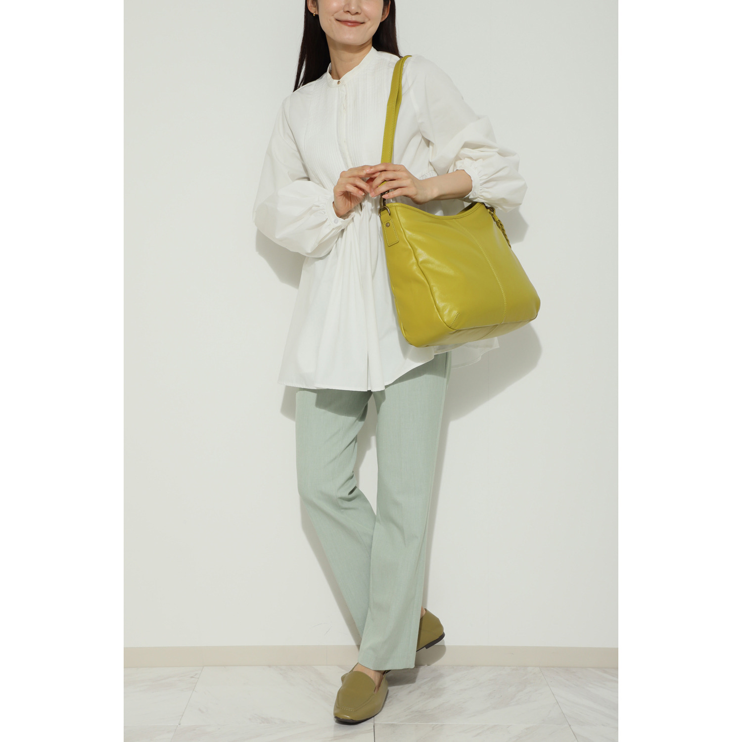 サベット ナッパレザー ２ウェイショルダーバッグ