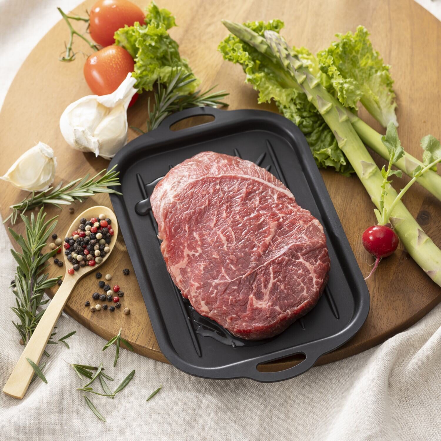 毎日の調理を より効率的に、より楽しく １枚で多用途に活躍する グリルにも使える 解凍＆グリルプレート ２枚セット