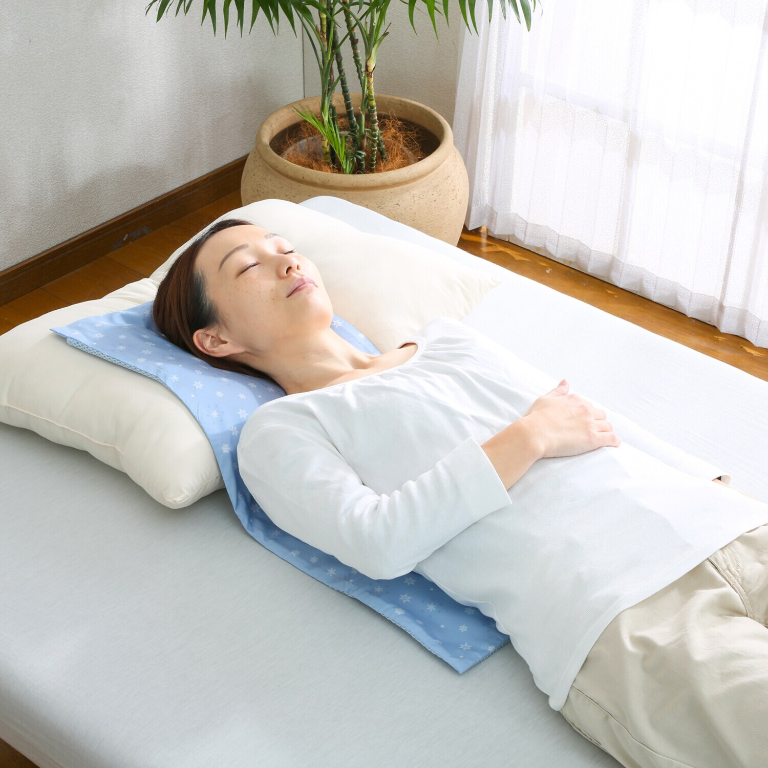 アイスジャパン ひんやりが長持ち！ 冷凍不要の 室蘭ひゃっこいマット ＩＣ２５ 専用冷感カバー付