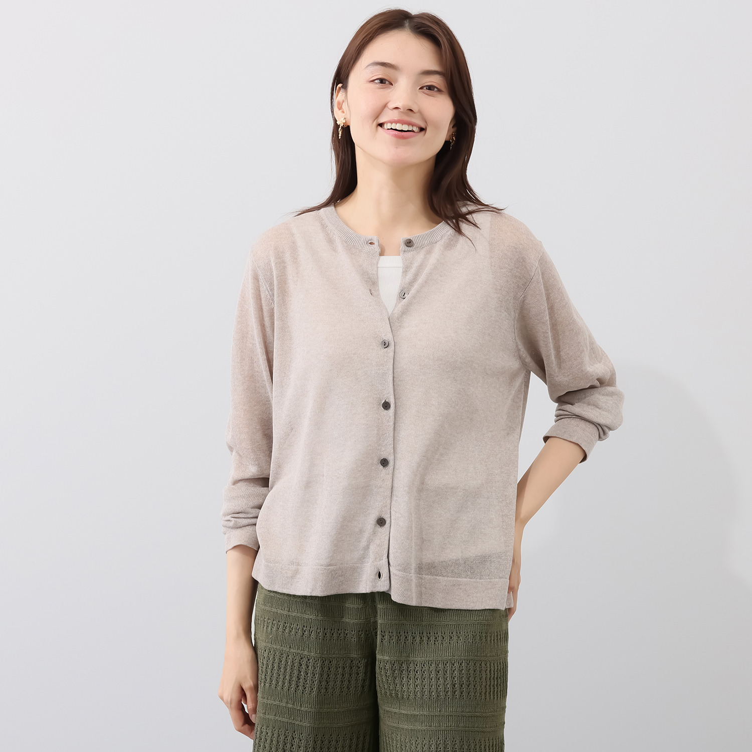 ソアージュ イタリア　カーサ・デル・ フィラート社製糸使用 シアーで上品な煌めき ラウンドネック カーディガン