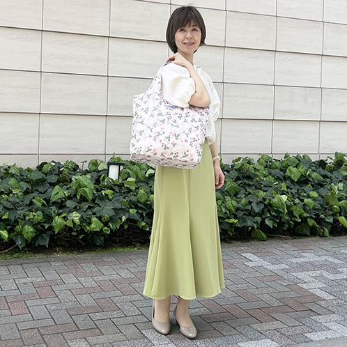 ウェッジウッド ワイルドストロベリー はっ水生地使用 仕分け機能＆底板付き 保冷ポケッタブルバッグ