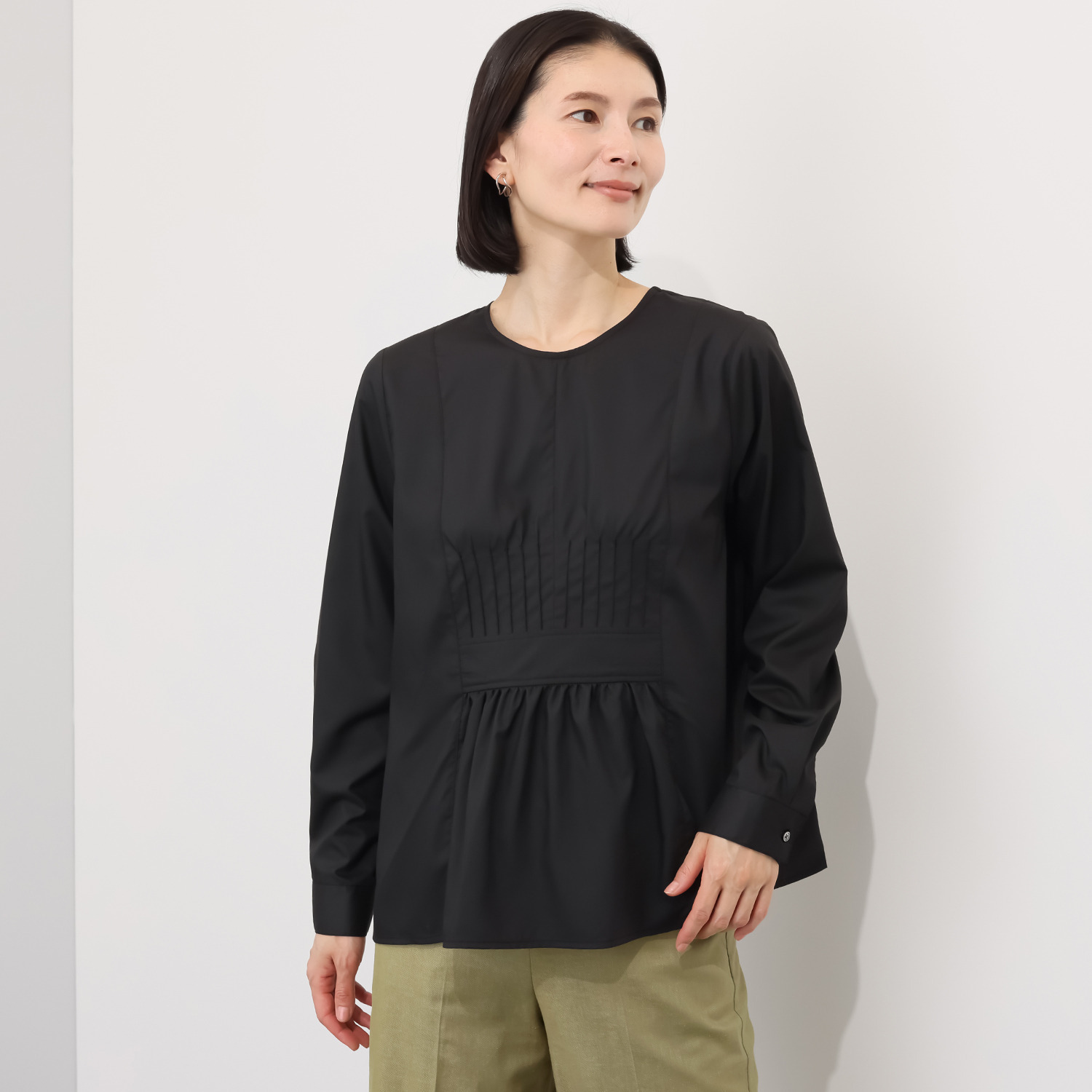 オルテンジア ピンタック＆ギャザーで フレンチトラッドを装う デザインブラウス