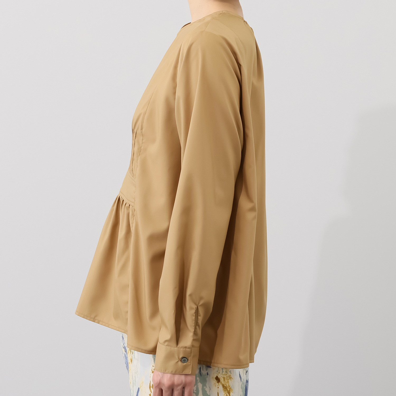 オルテンジア ピンタック＆ギャザーで フレンチトラッドを装う デザインブラウス