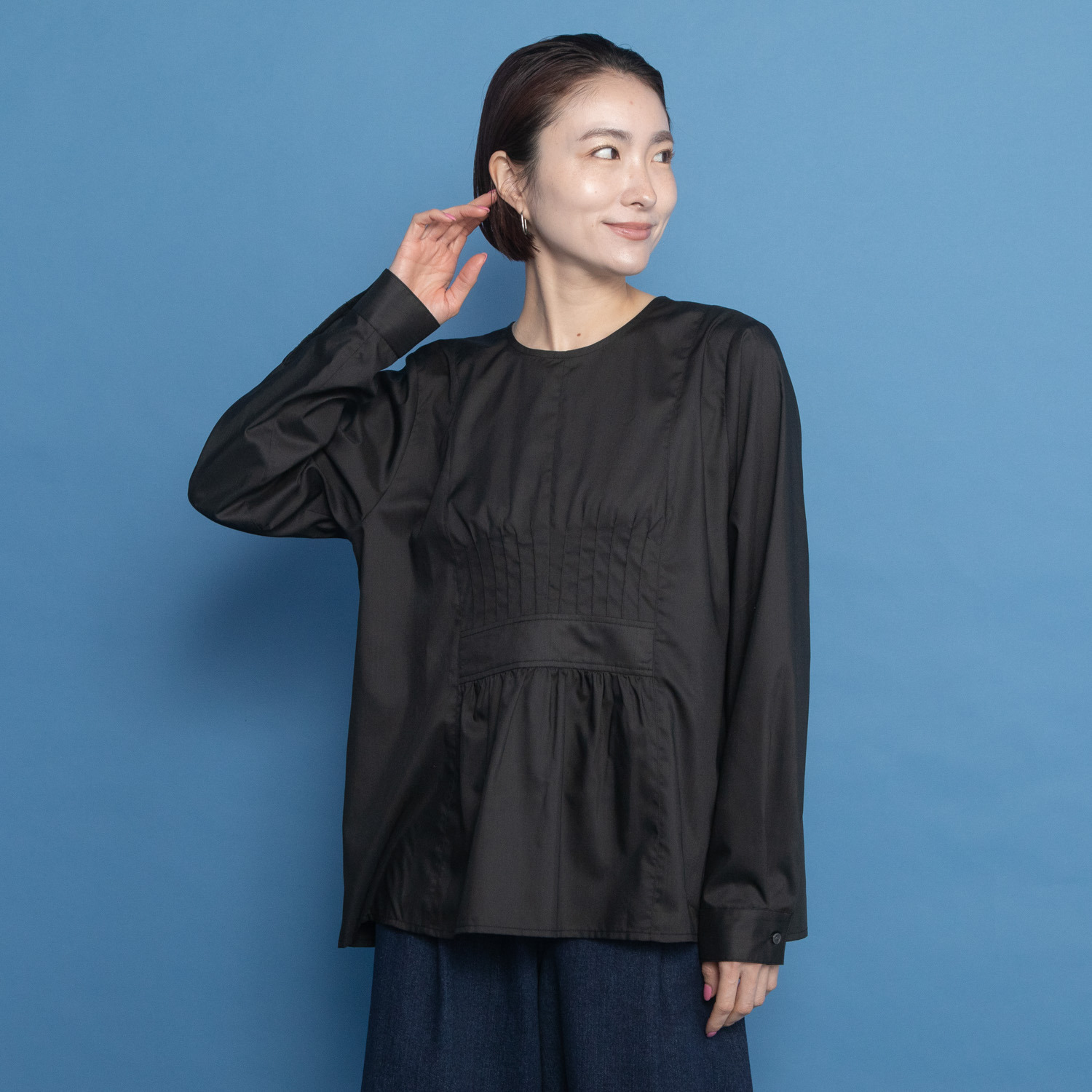 オルテンジア ピンタック＆ギャザーで フレンチトラッドを装う デザインブラウス