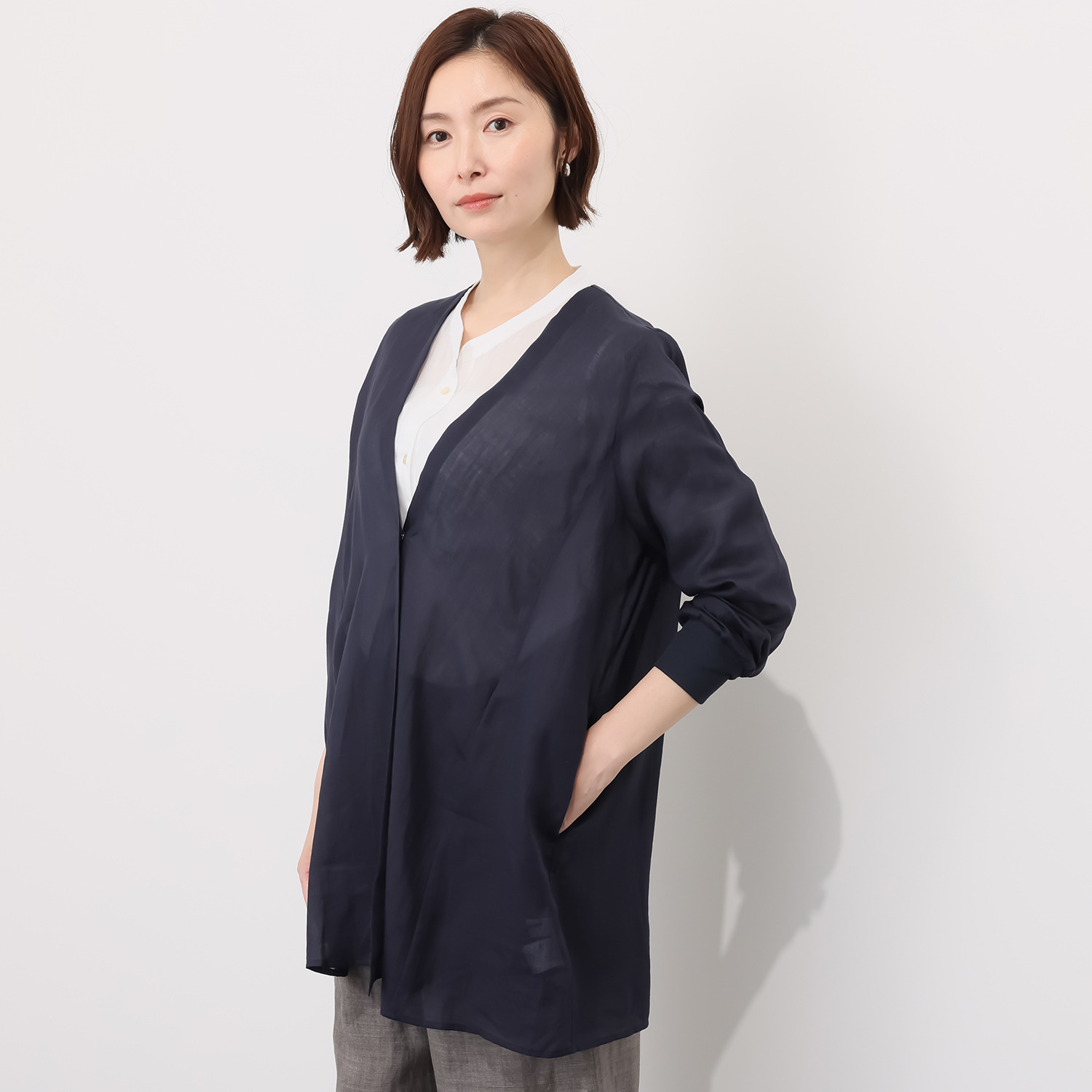 レア　ジェム プレミアムラミーの 極上の涼しさを纏う カーデジャケット