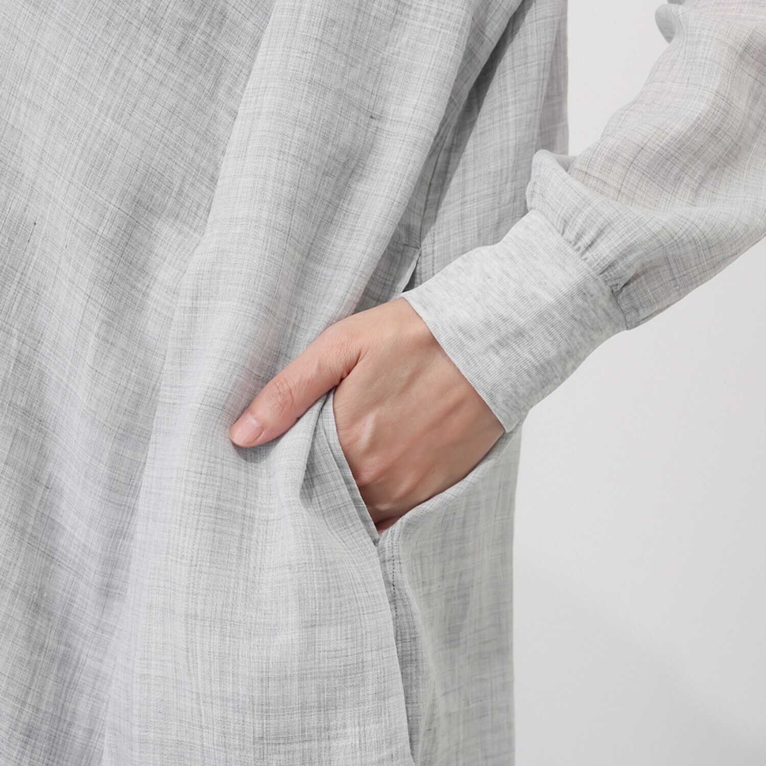 レア　ジェム プレミアムラミーの 極上の涼しさを纏う カーデジャケット