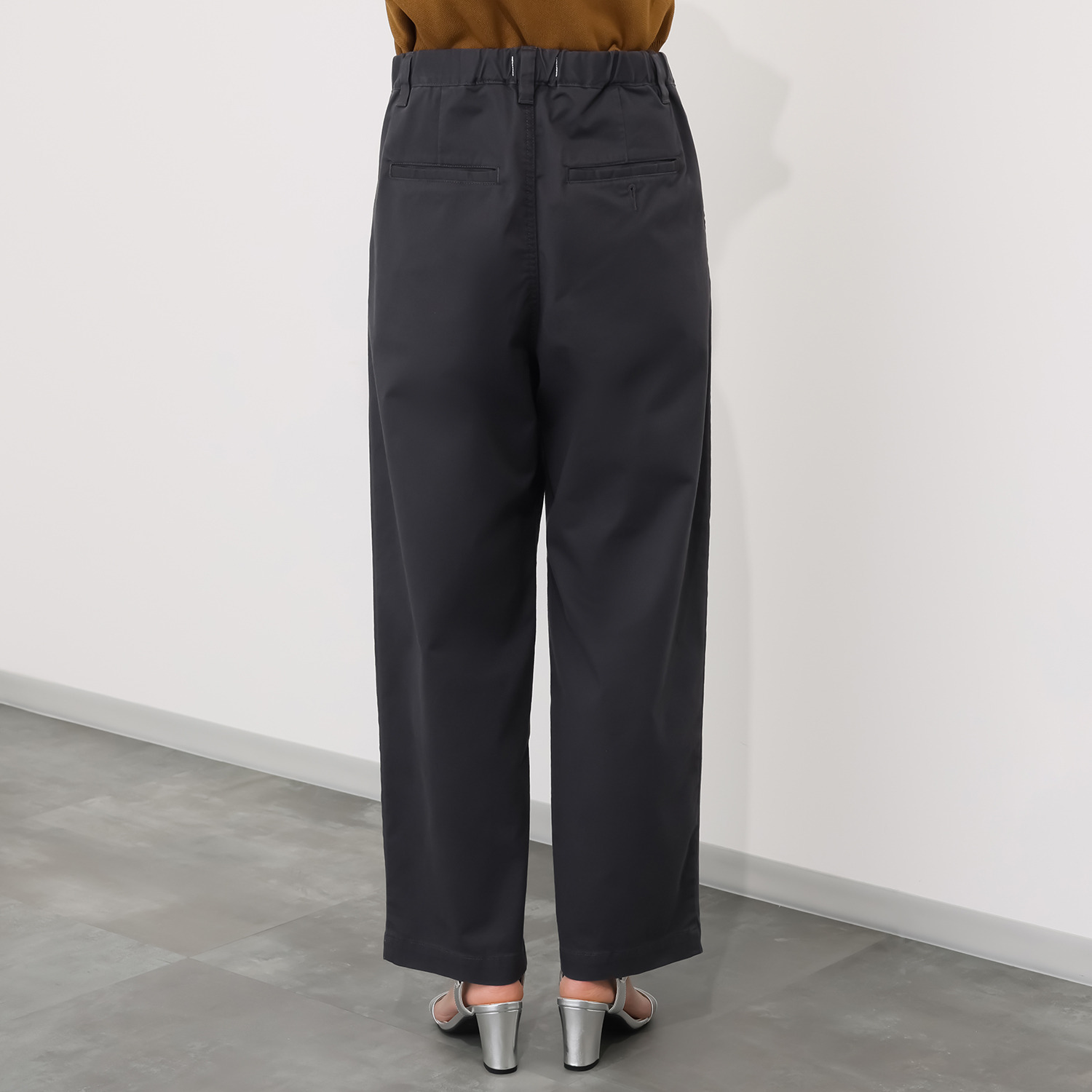 ホープナチュラル ピマコットン混 チノストレッチ タックワイドパンツ