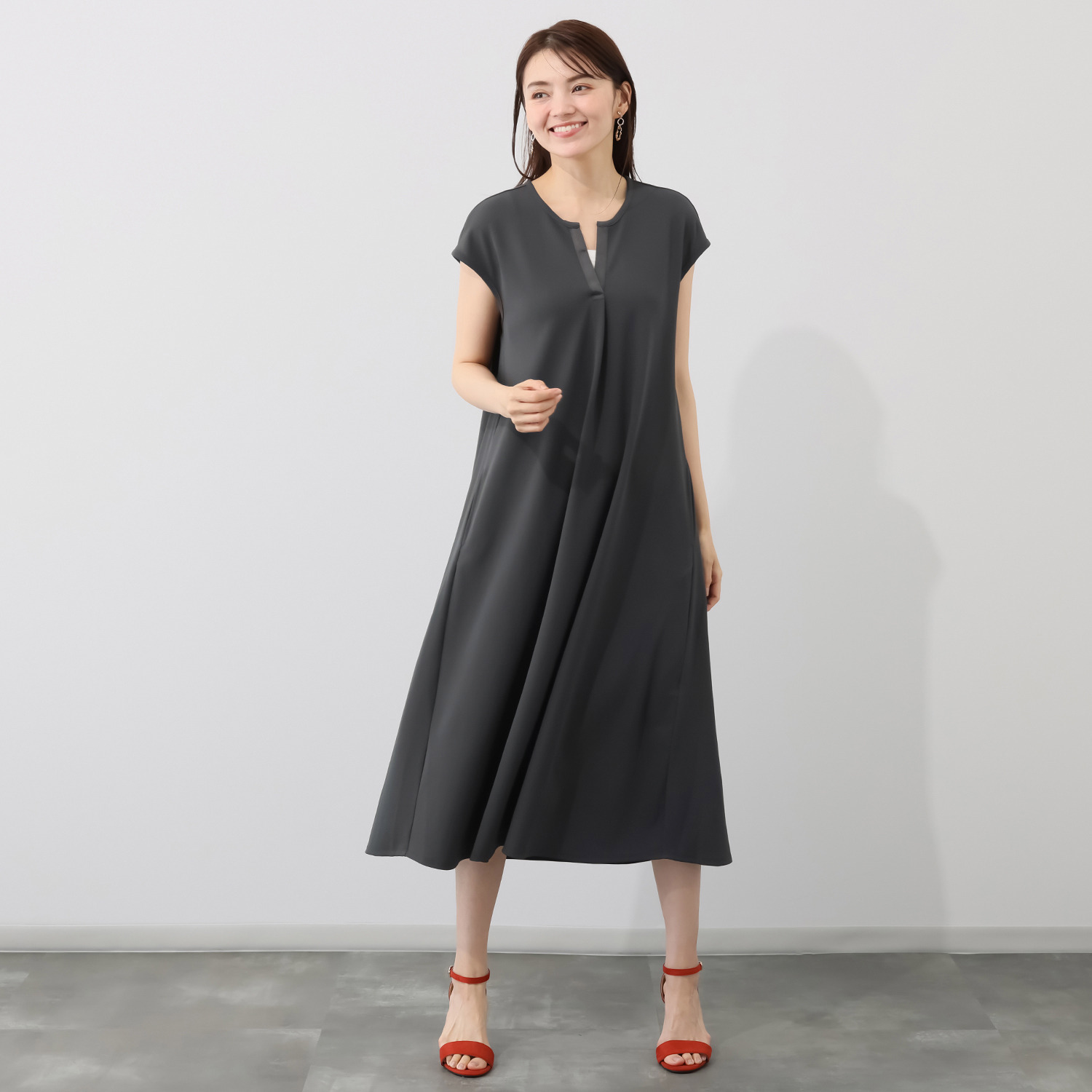 元町ゼラール うれしい機能満載！ さらさらジャージー ドレープワンピース