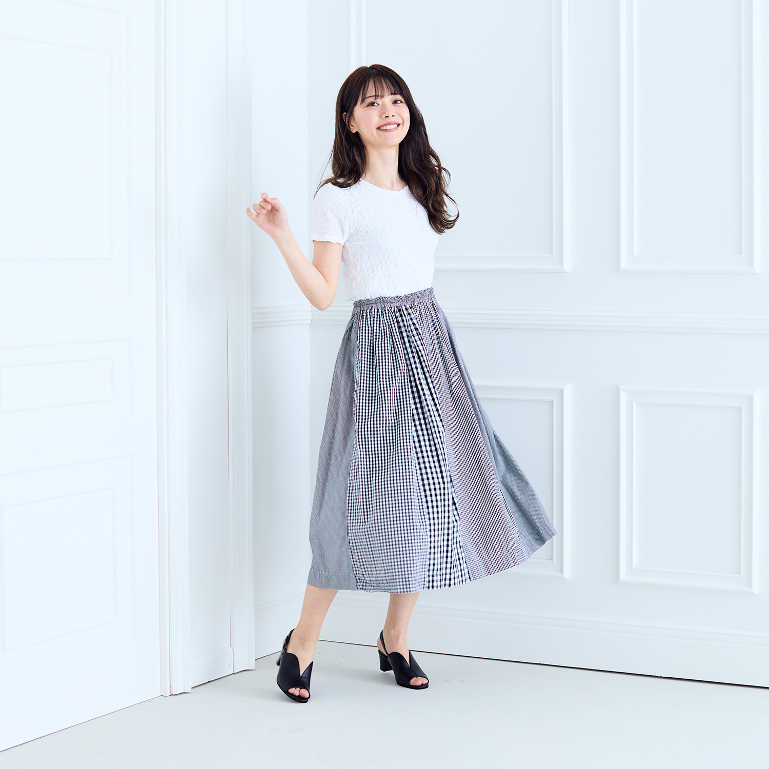 シェルシェエトワール メイドイン東京 牛革柔らか仕立て あか抜け５ｃｍヒール リリーカットサンダル