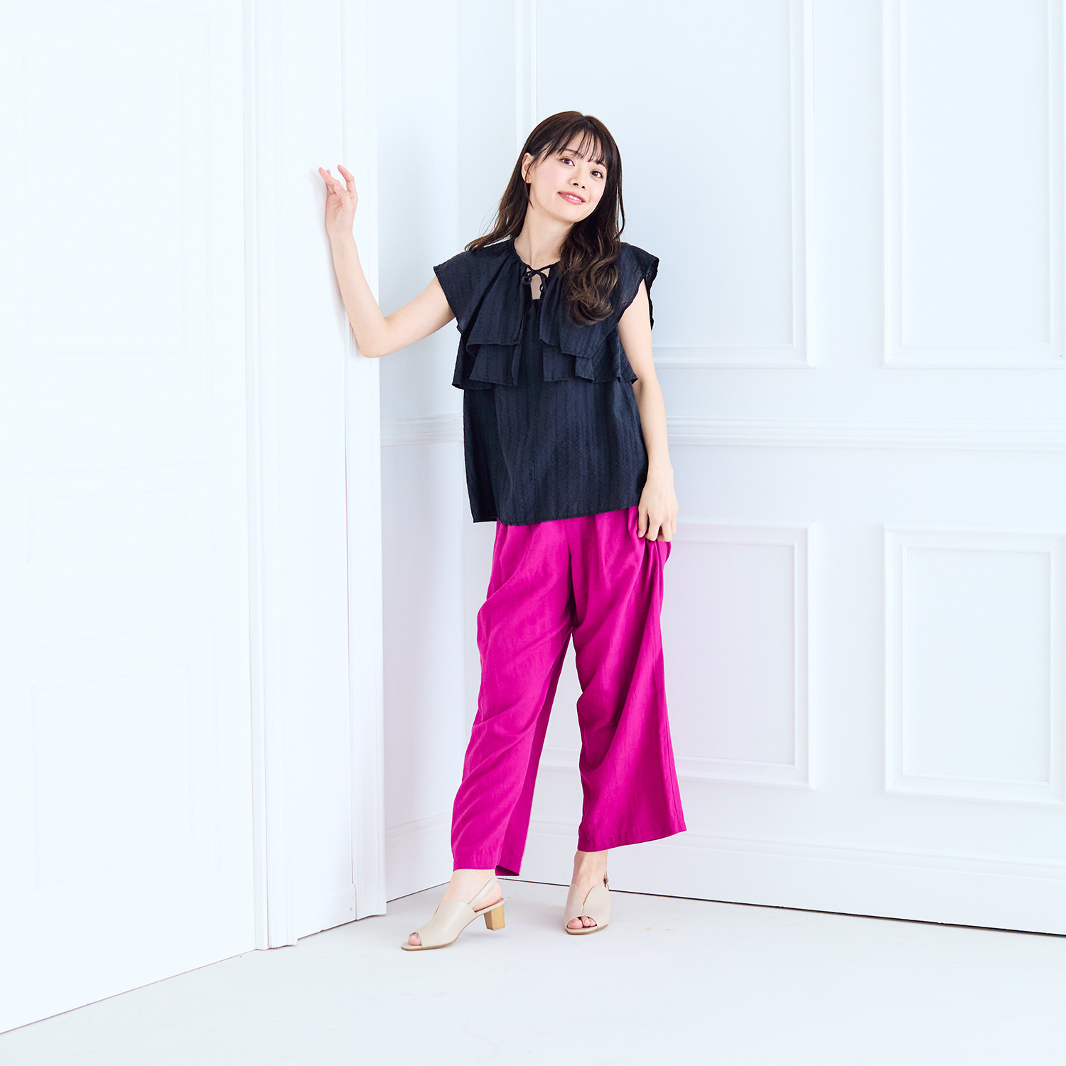 シェルシェエトワール メイドイン東京 牛革柔らか仕立て あか抜け５ｃｍヒール リリーカットサンダル