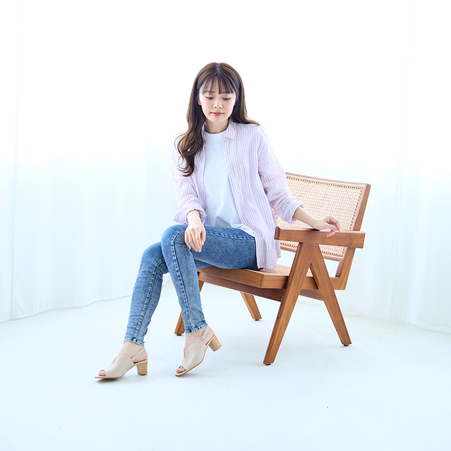 シェルシェエトワール メイドイン東京 牛革柔らか仕立て あか抜け５ｃｍヒール リリーカットサンダル