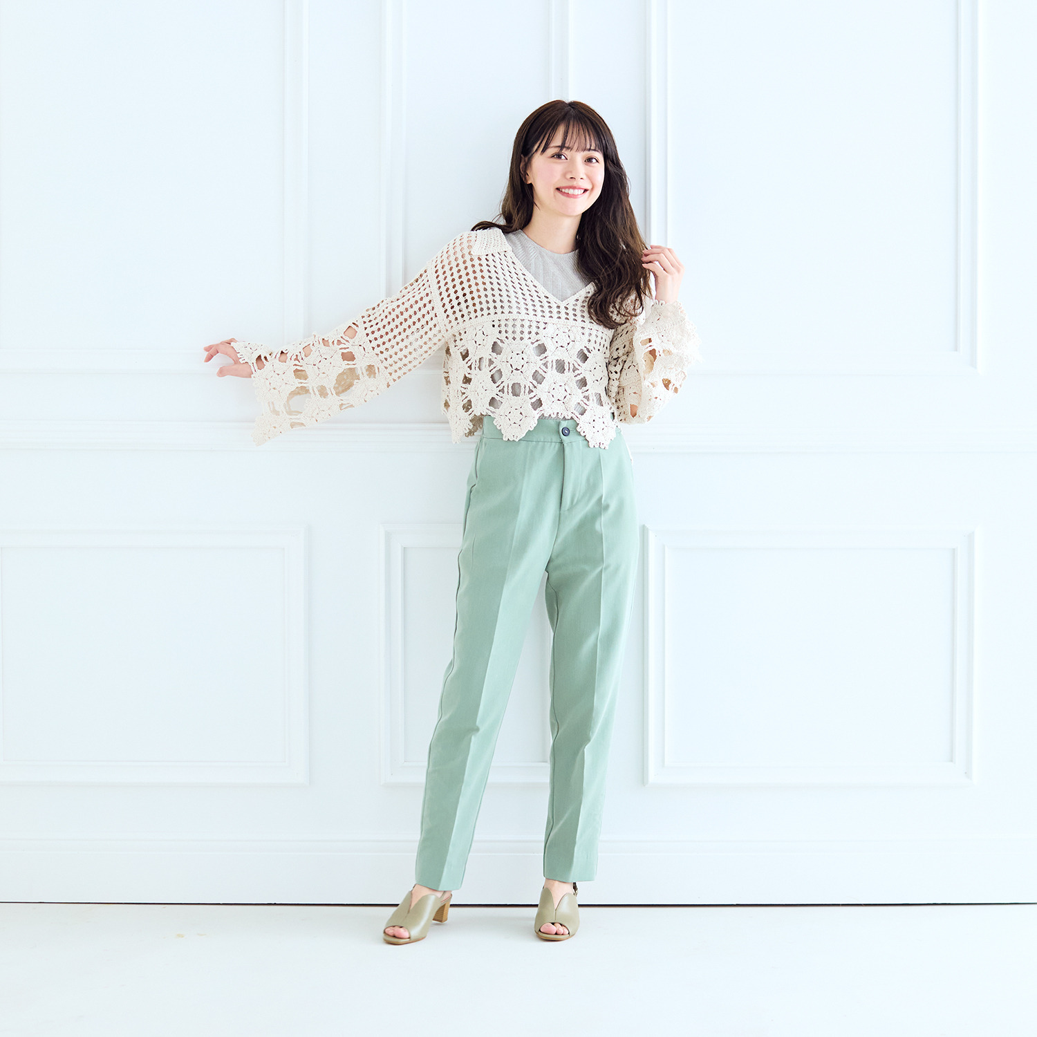 シェルシェエトワール メイドイン東京 牛革柔らか仕立て あか抜け５ｃｍヒール リリーカットサンダル