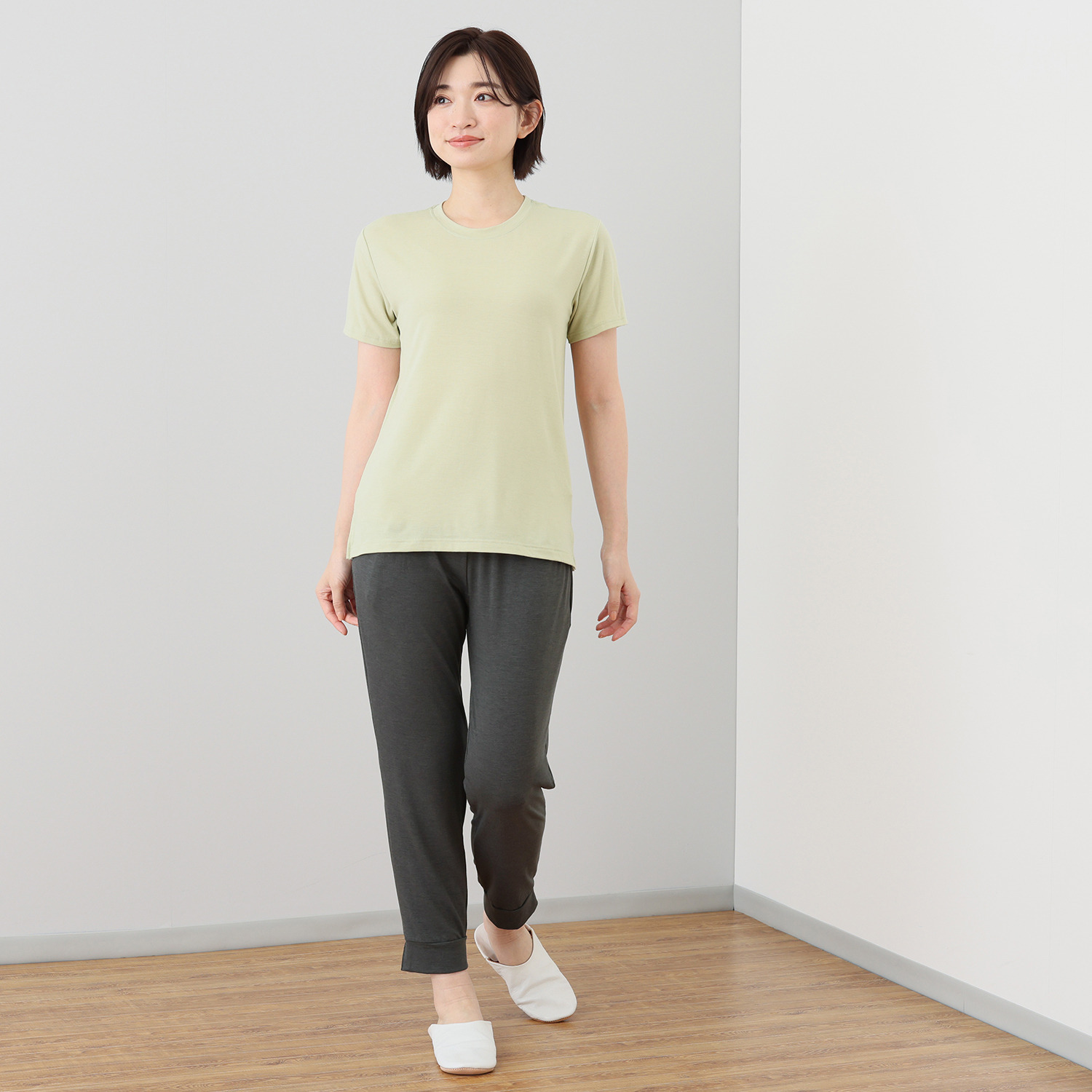 ホーム　バイ テンピュール ６種の鉱物を配合した なめらか素材 ルームウェア上下セット