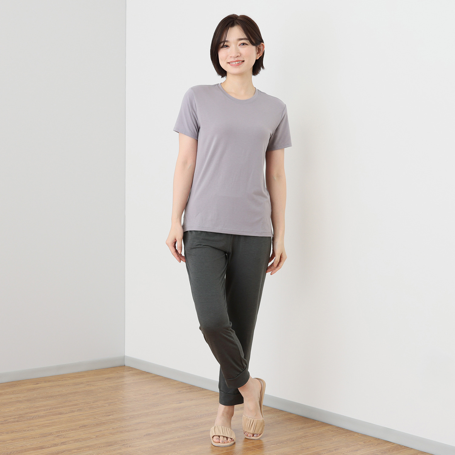 ホーム　バイ テンピュール ６種の鉱物を配合した なめらか素材 ルームウェア上下セット