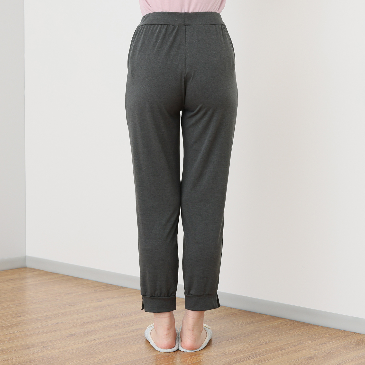 ホーム　バイ テンピュール ６種の鉱物を配合した なめらか素材 ルームウェア上下セット