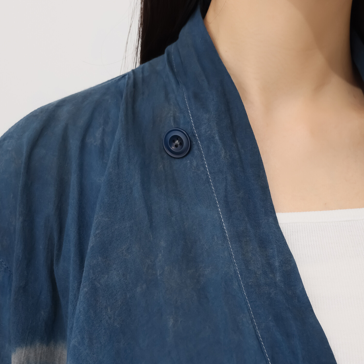 イロフシ 手染めの一点もの 独自の藍墨による絞り染め 藍墨日輪コットン まといカーディガン