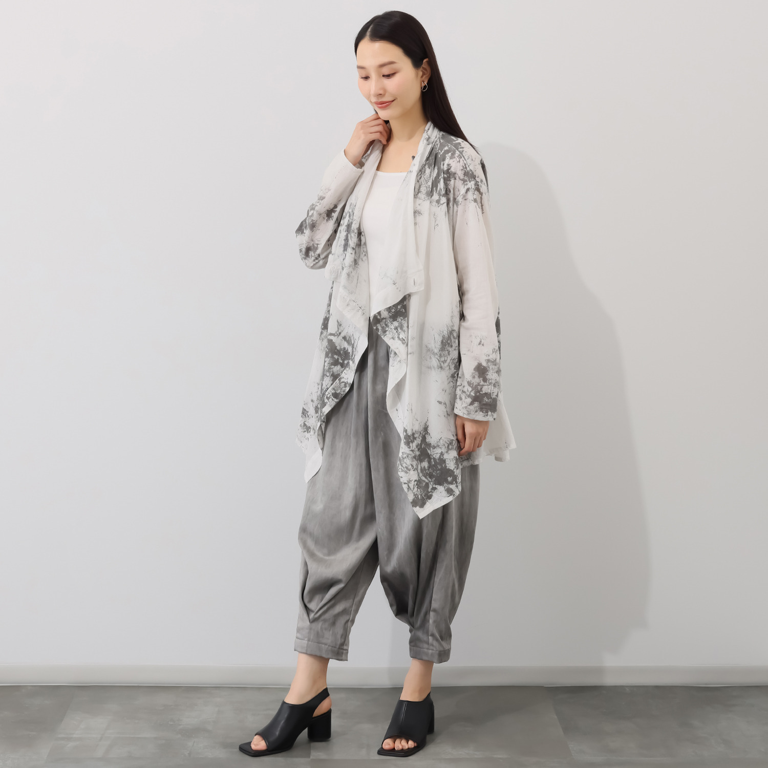 イロフシ 手染めの一点もの 芸術的な遊墨染め 遊墨コットン まといカーディガン