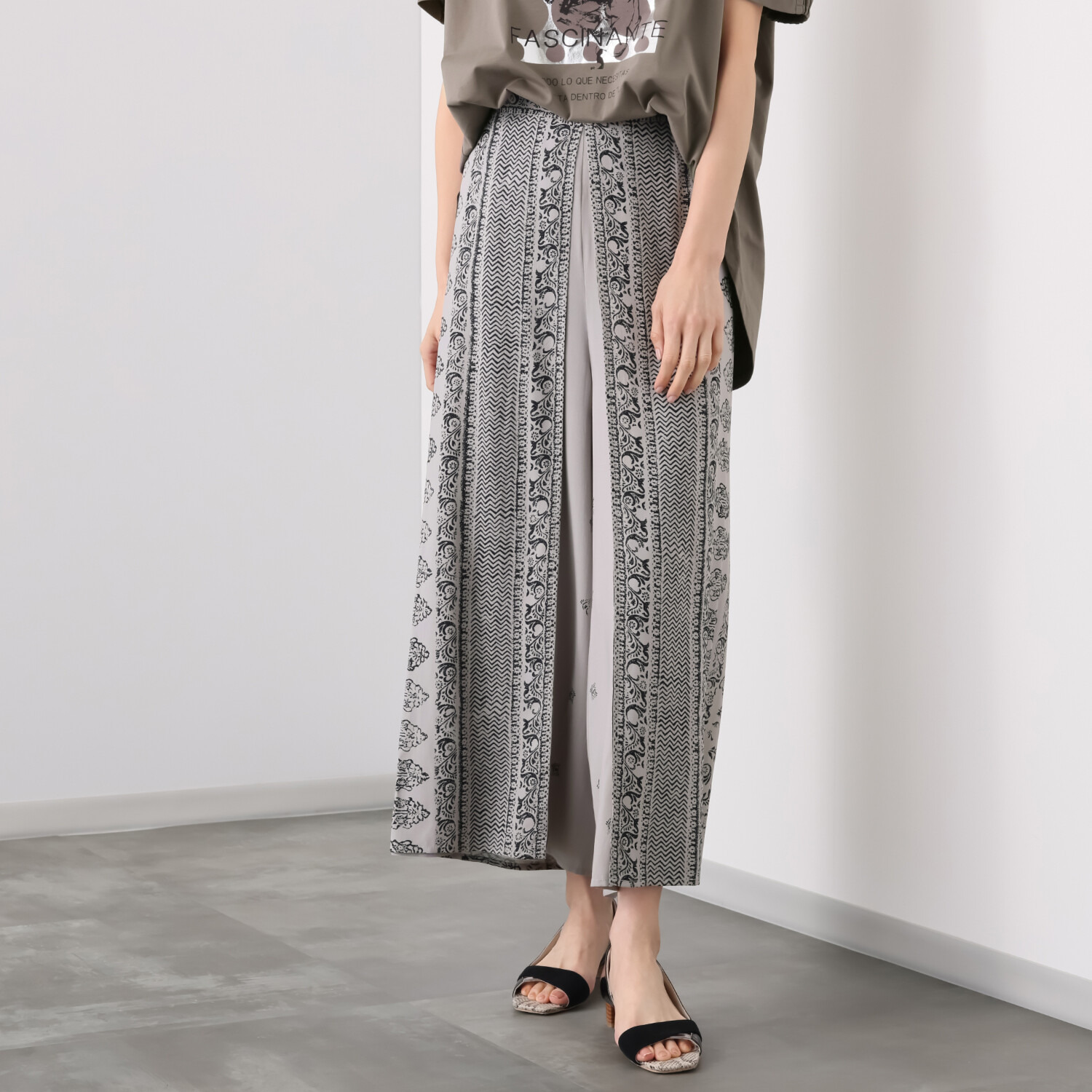 アリュメット 幾何柄 ラップワイドパンツ