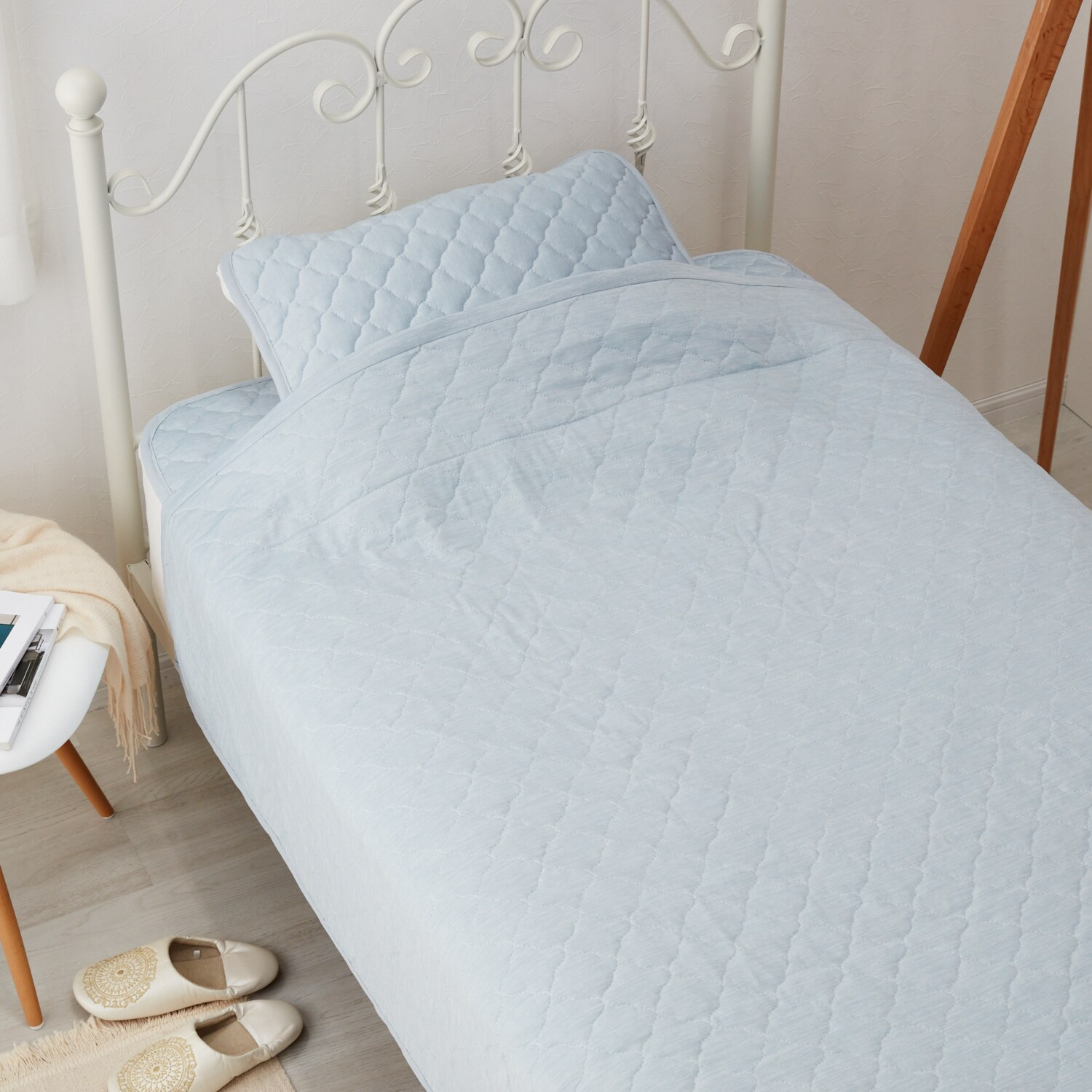 モリリン 抜群のひんやり感！ 柔らかな手触り デオコールド 消臭・防ダニ リバーシブルケット ＜セミダブル＞