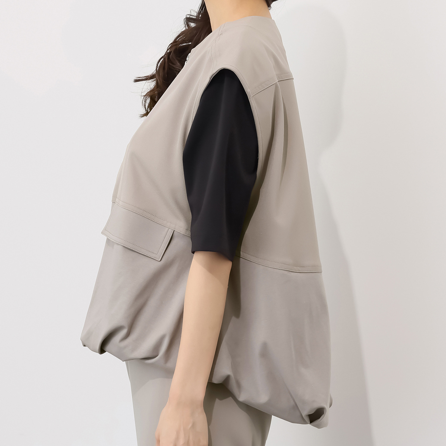 イシカワラボ★ヒトミ ストレッチジョーゼット 異素材切替 バルーンシルエット ジレ