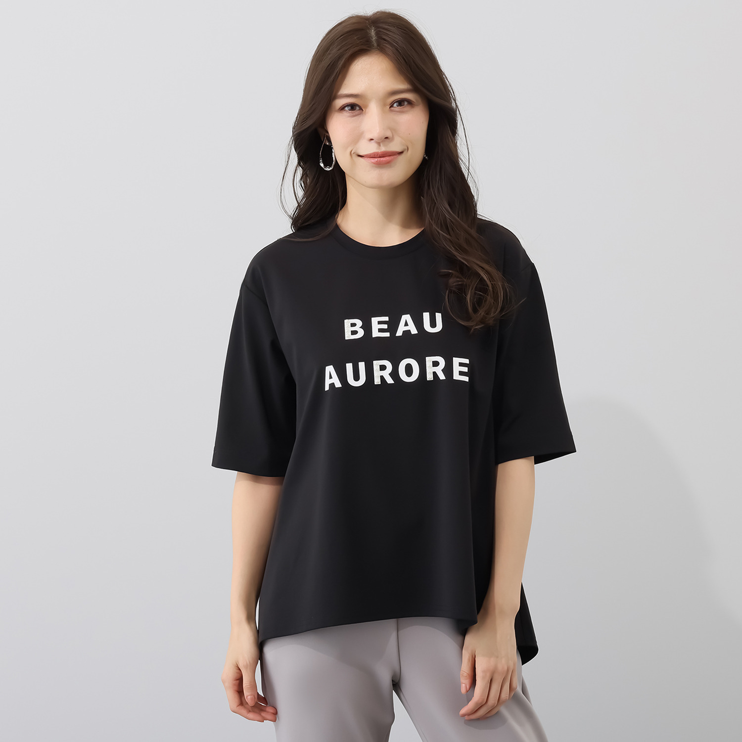 イシカワラボ★ヒトミ ソフトポンチ オーロラシルエット ロゴプリント プルオーバー