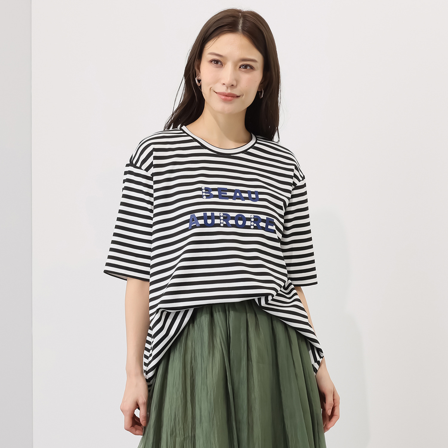 イシカワラボ★ヒトミ ソフトポンチ オーロラシルエット ロゴプリント プルオーバー