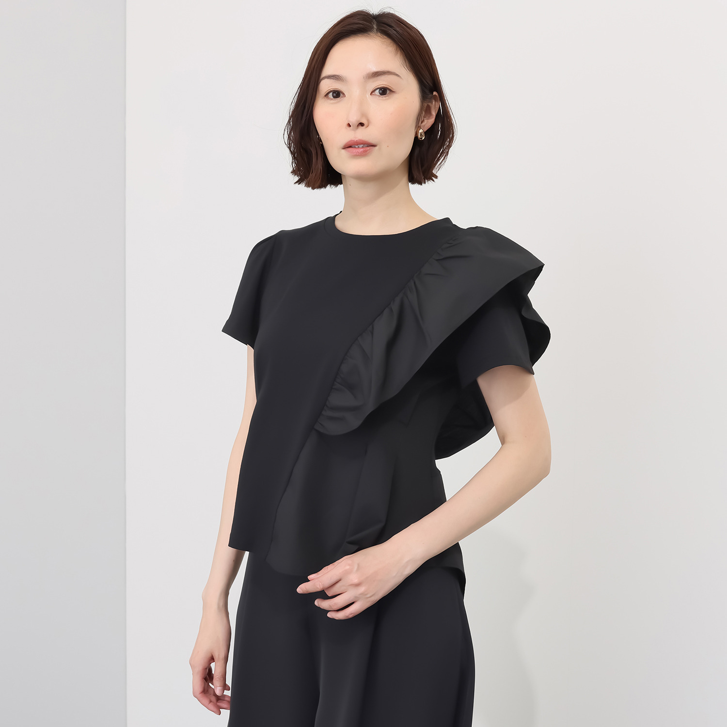 ブルーコレクション フリルアクセント アシンメトリーデザイン カットソープルオーバー