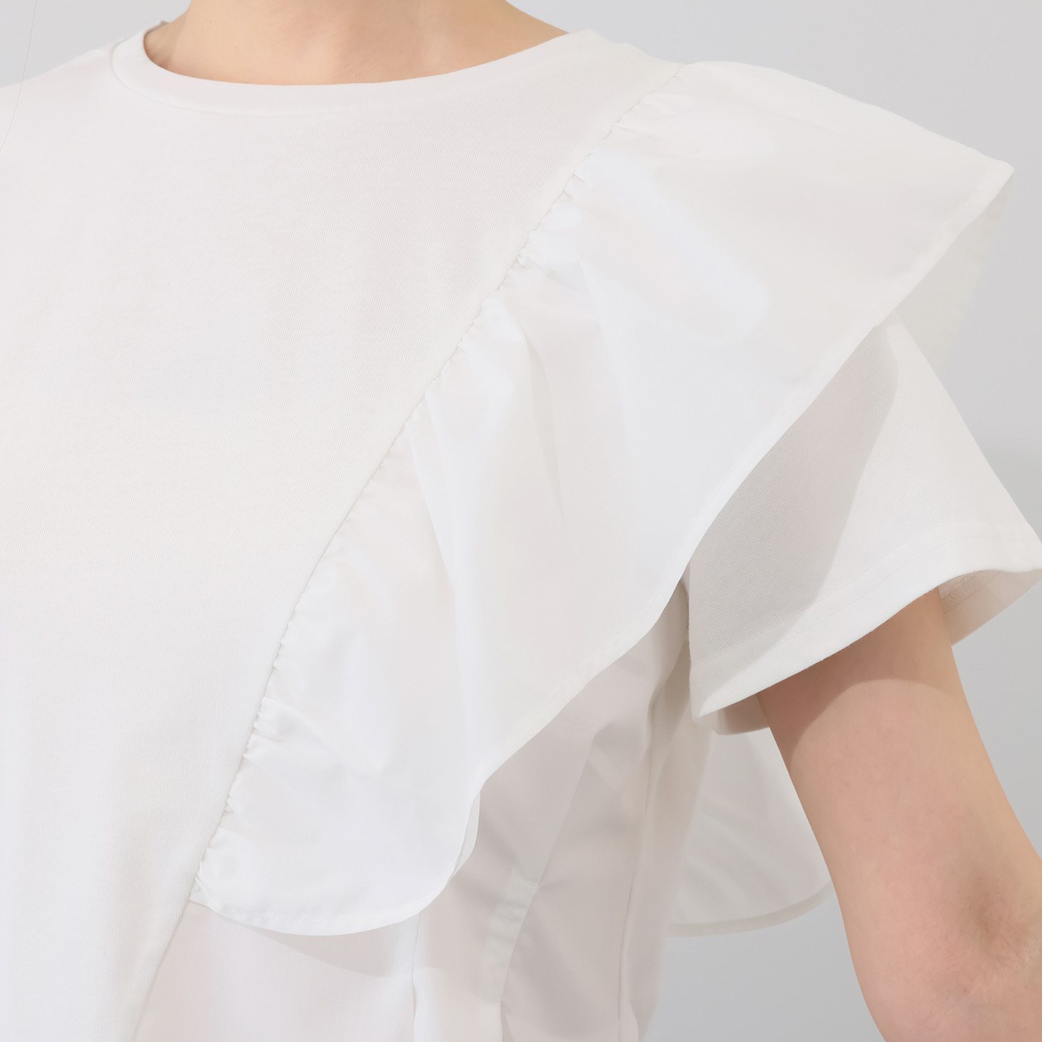 ブルーコレクション フリルアクセント アシンメトリーデザイン カットソープルオーバー