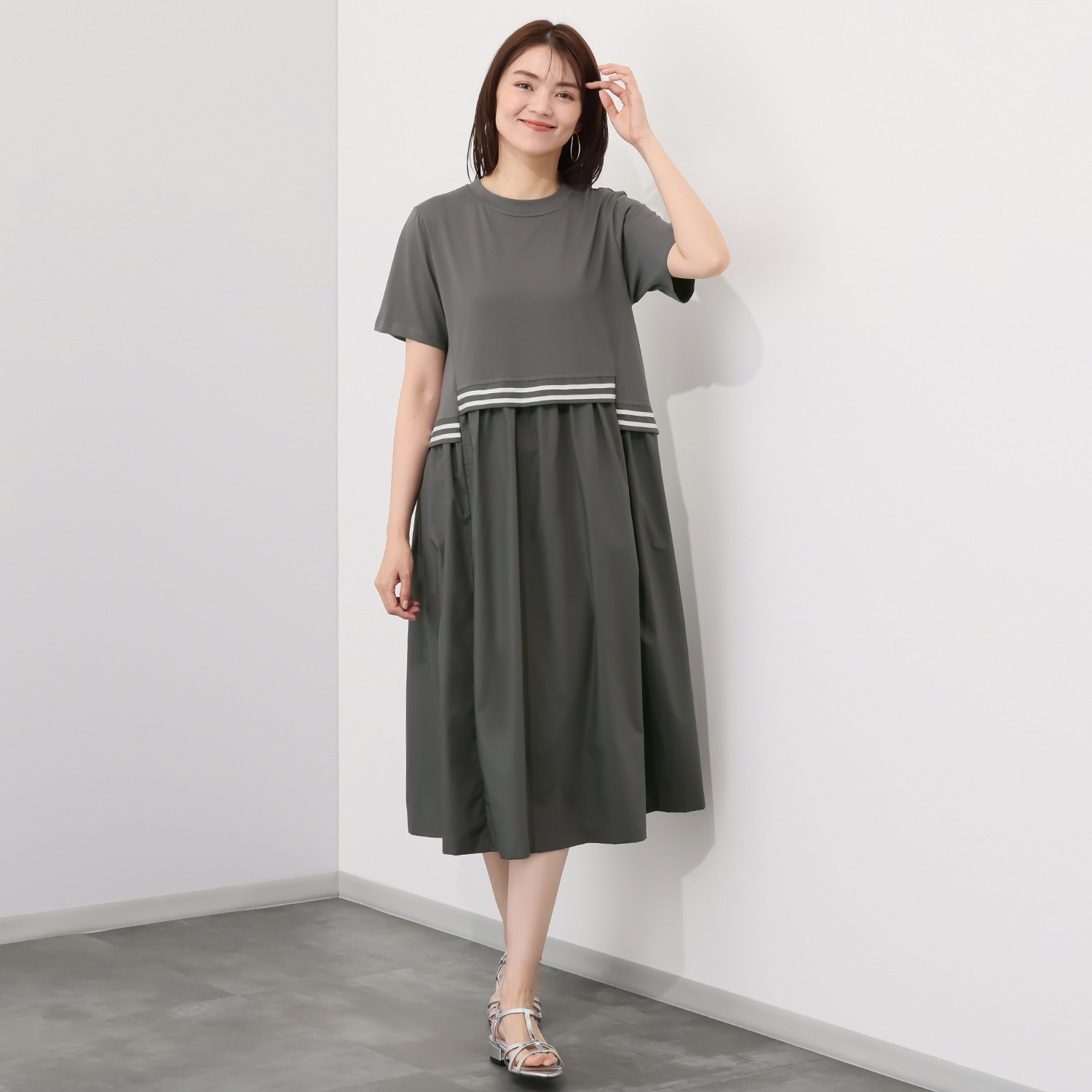 ラヴィーコンフォート 接触冷感 ラインアクセント 異素材ＭＩＸ モードでガーリーな 大人が好きなワンピース