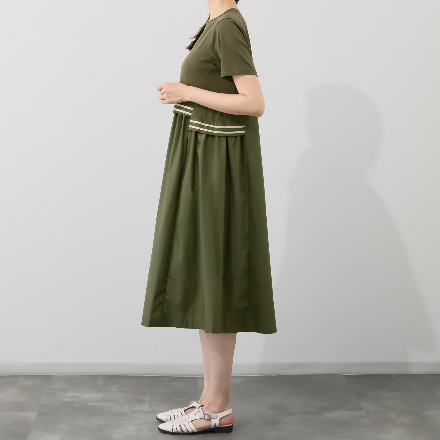 ラヴィーコンフォート 接触冷感 ラインアクセント 異素材ＭＩＸ モードでガーリーな 大人が好きなワンピース