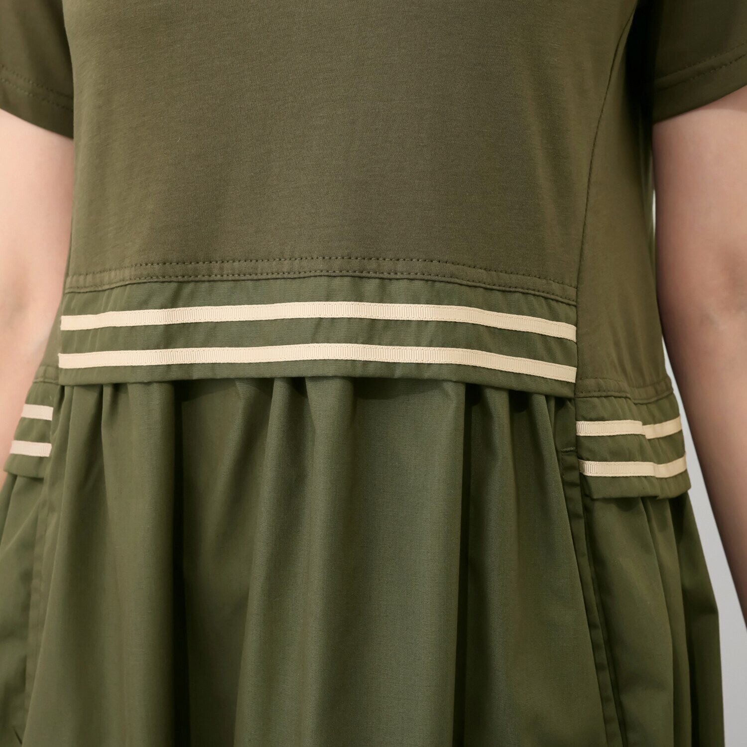 ラヴィーコンフォート 接触冷感 ラインアクセント 異素材ＭＩＸ モードでガーリーな 大人が好きなワンピース