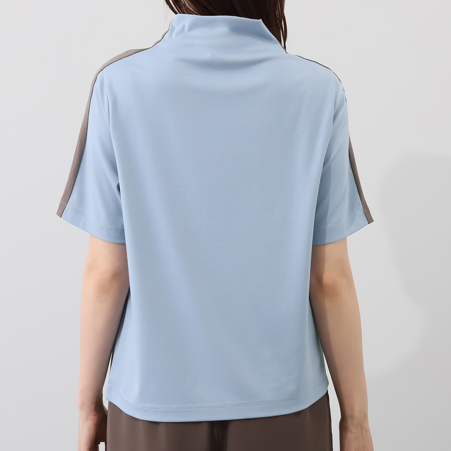 ボンボン・エ・ショコラ サイドラインアクセント ボトルネックプルオーバー