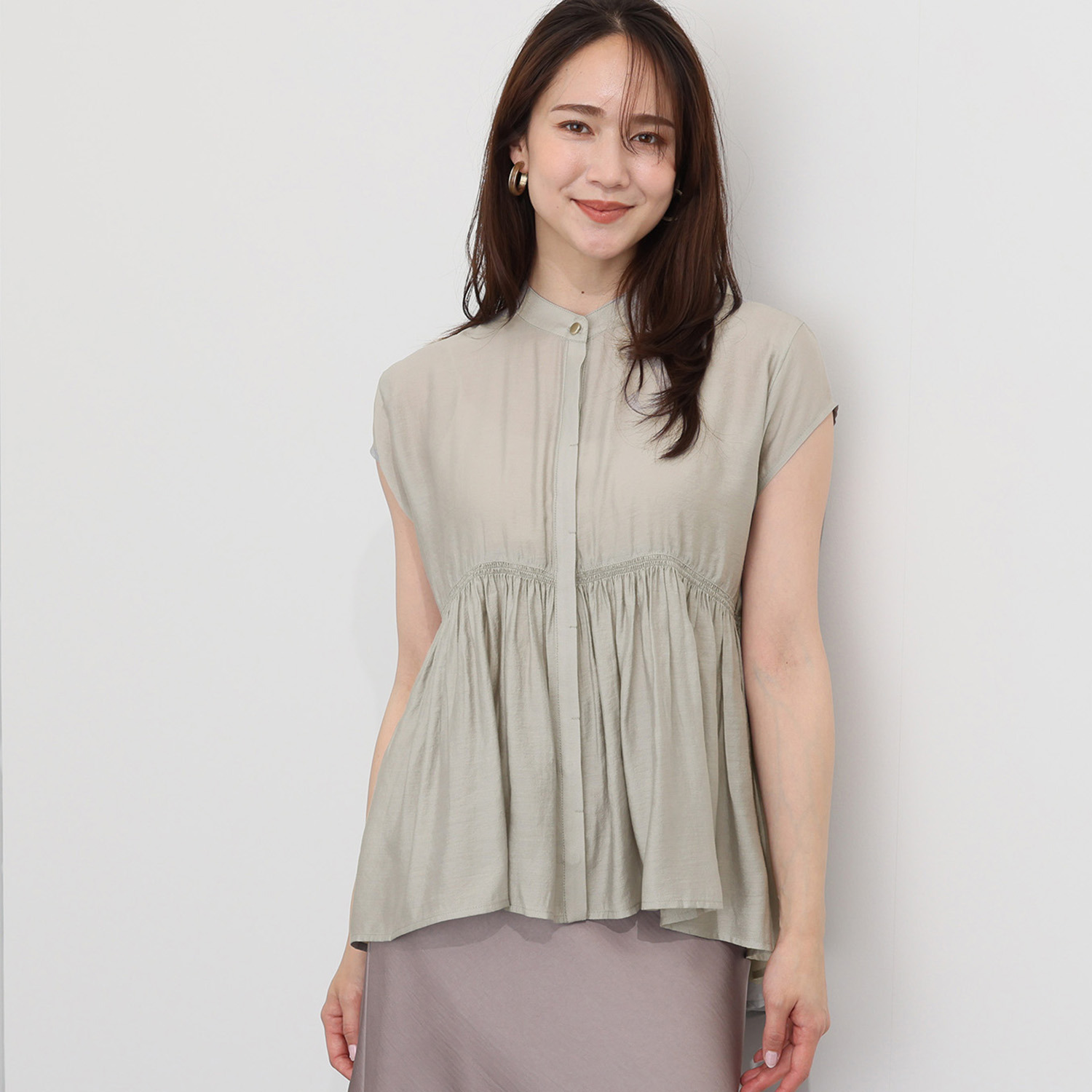 チーロ 接触冷感 涼やかなシアーペプラム ギャザーブラウス