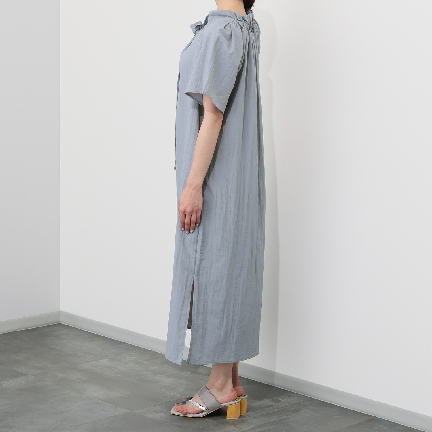 チーロ 接触冷感 スタイルアップ フリルギャザー ワンピース